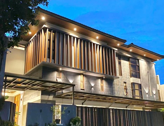 FOR SALE 6 BEDROOM HOUSE FOR SALE IN PARANAQUE