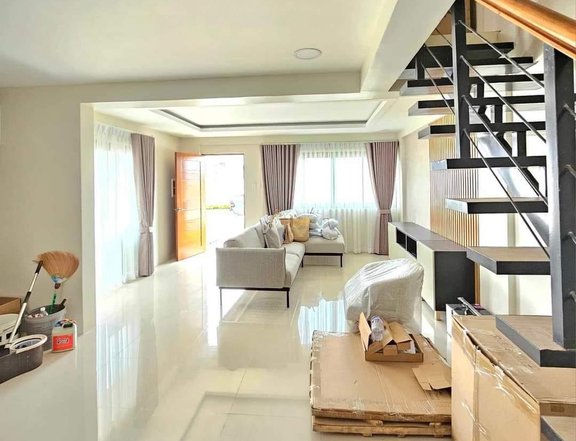 3 bedrooms Single Attached Unit House and lot for sale in Binan Laguna