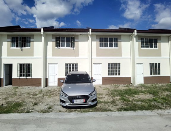 House and lot 1 carport for Sale in San Fernando Pampanga near Highway