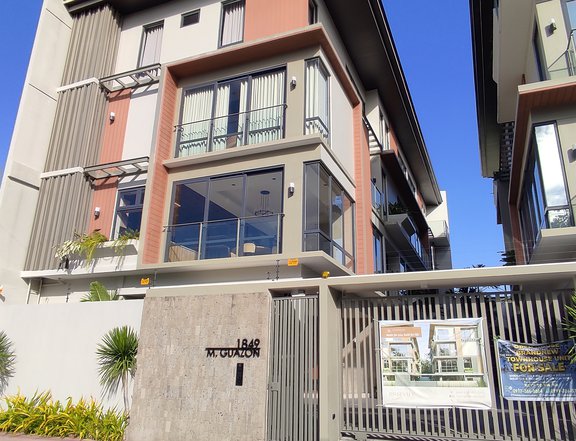 4BR 4 Carport Modern Elegant Townhouse near Malacanang