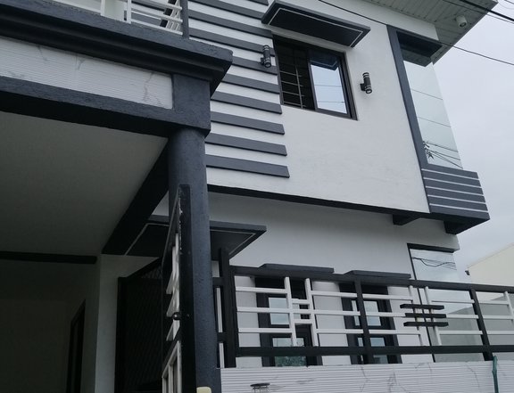 For sale 2 bedroom townhouse located in sampaloc st. Sn Fdo. Pamp.