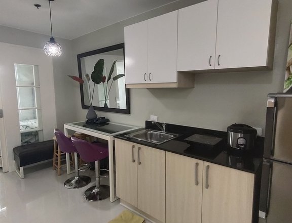For Rent: 1 BR Condo at Vista Taft Residences with Manila Bay view!