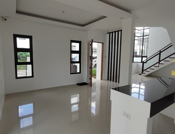 5-bedroom Single Detached House For Sale in Tanza Cavite