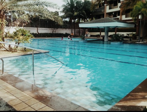 66.00 sqm 2-bedroom Condo with parking For Sale MAGNOLIA PLACE