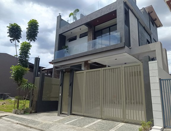 6-bedroom Single Attached House for Sale in Marikina Metro Manila