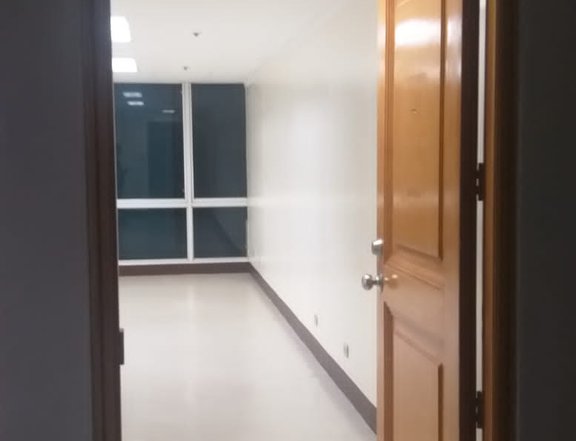 Office Space for Lease Salcedo Village Makati 124sqm P600/sqm