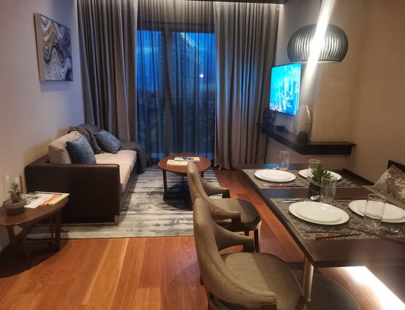 A High Rise Condomium located in BGC. 5 minutes away from Uptown Mall.
