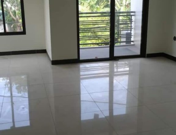 3 storeys 4 BR Duplex House for sale in Valley 10 Paranaque