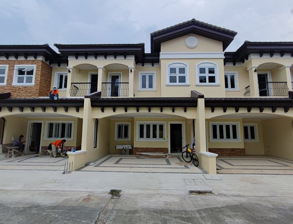 4-bedroom Townhouse For Sale in Versailles Alabang DaangHari Las Pinas