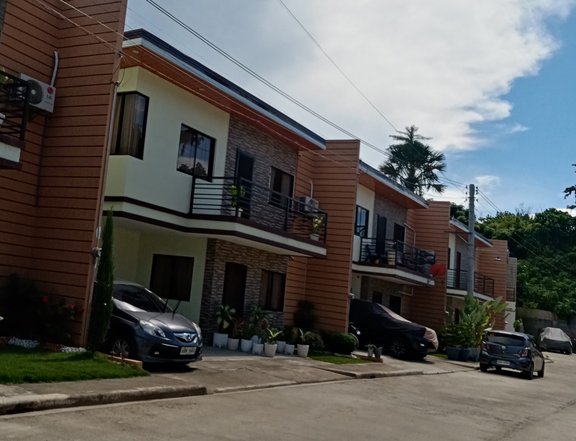 4 BEDROOM AND 3 TOILET AND BATH located in Consolacion