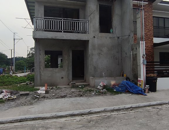 House and lot for sale in Cainta Rizal single attach