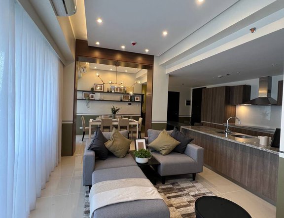 fully furnished 3 bedroom condo for sale in mckinleywest taguig