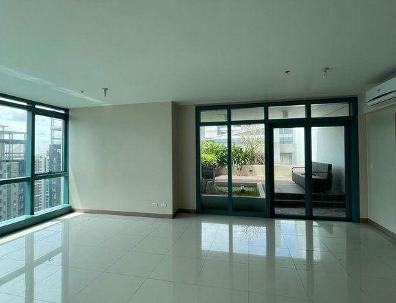 290.30 sqm penthouse Condo For Sale in uptown bonifacio bgc