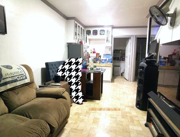 Preowned 3BR Townhouse For Sale walking dist Estancia Mall Pasig