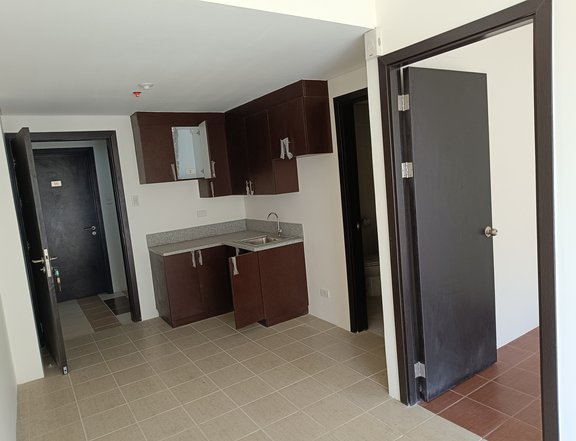 For Sale 1 bedroom Rent to Own Condo in Pioneer Woodlands near BGC MRT