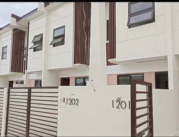 Discounted 3-bedroom Townhouse For Sale thru Pag-IBIG