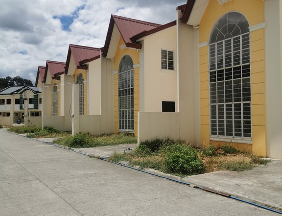 RFO House and Lot For Sale in Lower Antipolo FREE 42"TV and Landscapes