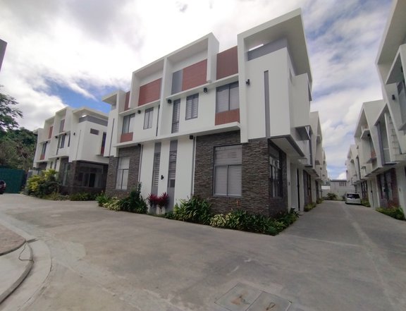 3-bedroom Townhouse For Sale in EDSA ROOSEVELT MUNOZ Quezon City