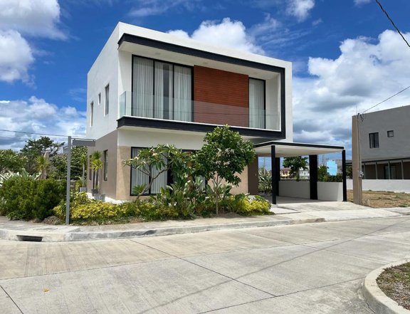 4-bedroom Single Attached House For Sale in Tanza Cavite