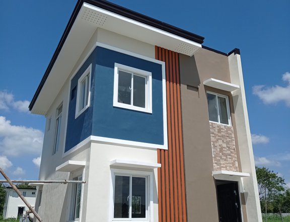 3-bedroom Single Attached Two-storey House For Sale in Lipa Batangas