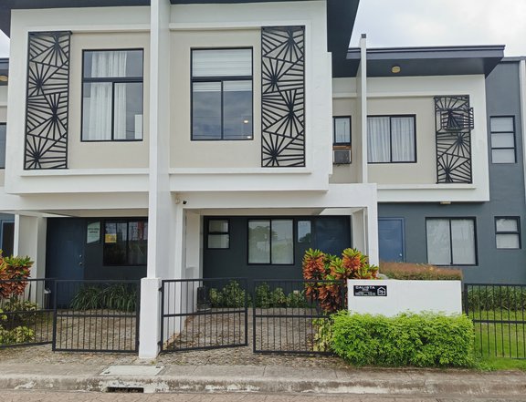 Townhouse in batulao batangas