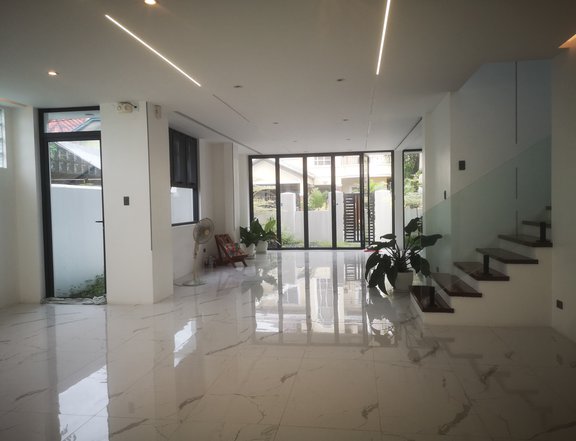 Marcos Highway across from Filinvest - Vermont Park Executive Village ph4.    4 big bedrooms + +