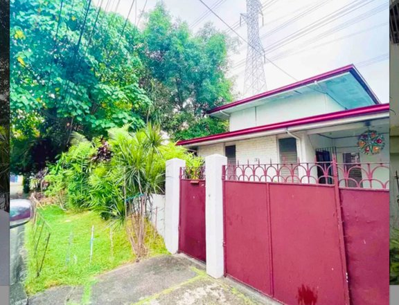 Pre-Owned 5-bedroom Single Detached House For Sale in Quezon City