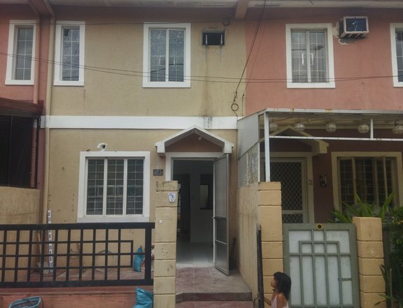 Pre-Owned 3-bedroom Townhouse For Sale in Imus Cavite