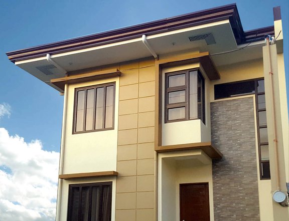 AZERA, A 3 BEDROOM SINGLE ATTACHED HOUSE FOR SALE