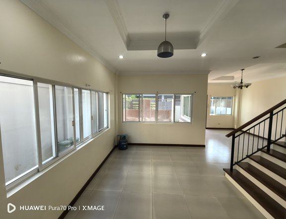 Mabolo Newly-renovated 3BR Duplex 240sqm 2-car Maids Garden