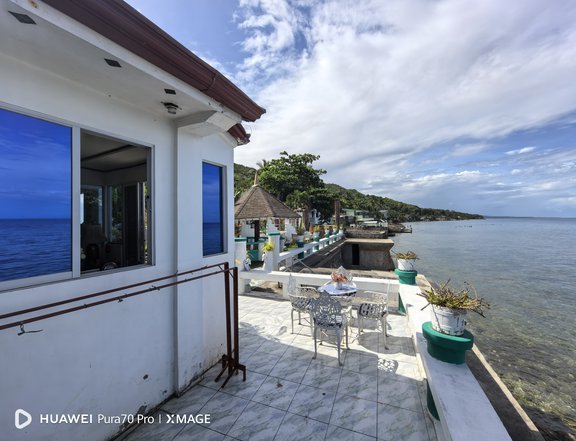 FR/FS 7BR Beach House 1000sqm SeaView Resort Vacation Home Catmon Cebu