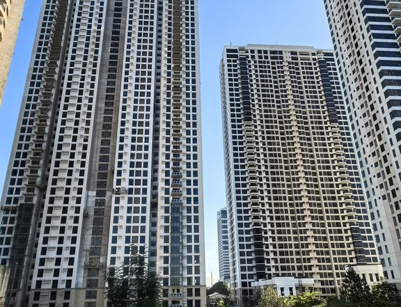 2BR CONDOMINIUM NEAR BGC