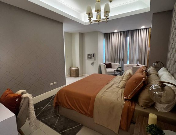 2 bedroom unit with bigger floor area bi-level