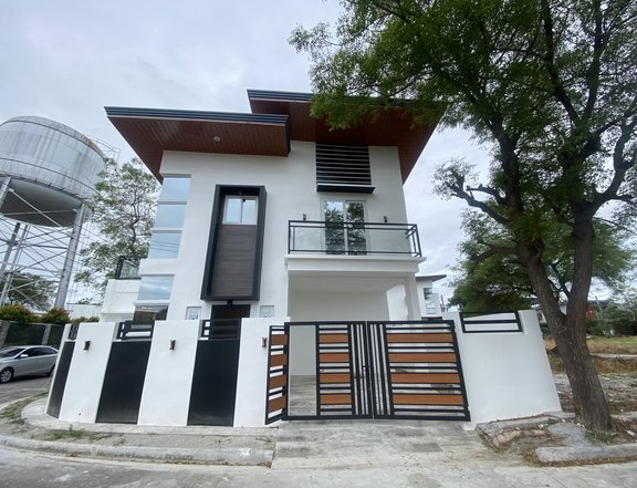 FOR SALE BRAND-NEW CORNER LOT TWO STOREY HOUSE IN ANGELES CITY NEAR KOREAN TOWN