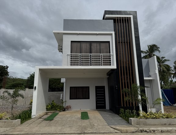 Single Detached 3-5 Bedrooms Smart Modern House in Amari Residences