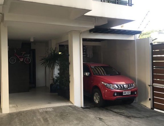 4-Storey Townhouse Prime Location in Vibrant Mandaluyong City For SALE