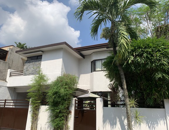 Spacious 204m Lot 5 Bedroom Single Detached House For Sale in Cainta