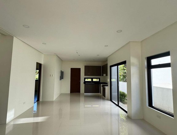 4Bedroom House & Lot in Sun Valley, Antipolo
