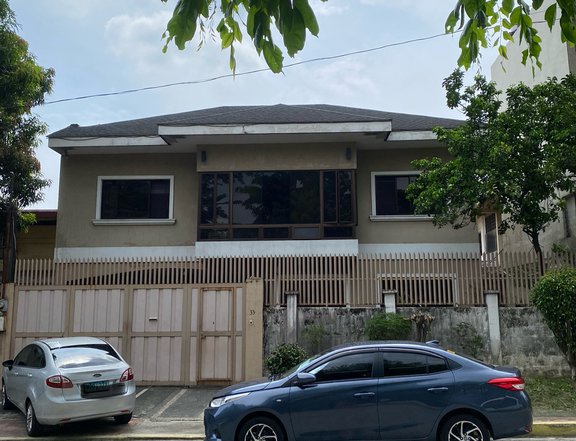 5 Bedroom House and Lot for Sale inside Parkway Village Quezon City