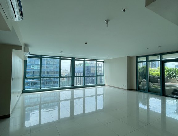 Rent to own 4 bedroom penthouse unit for sale in One Uptown BGC