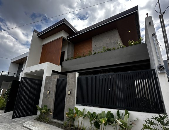 Brand New Luxury Modern Contemporary House and Lot