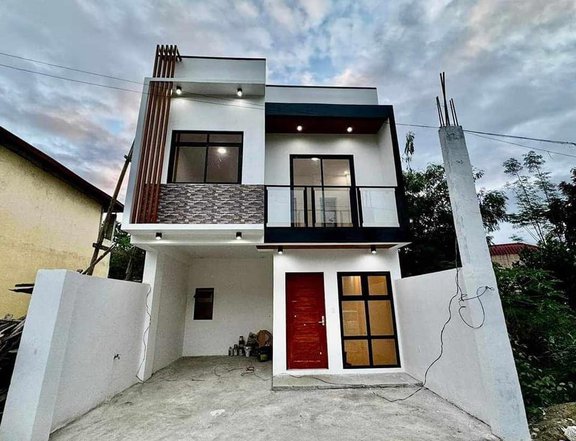 3-bedroom Single Attached House For Sale in Upper Antipolo