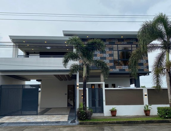 5-bedroom House For Sale in one of the exclusive subdivisions in Angeles Pampanga