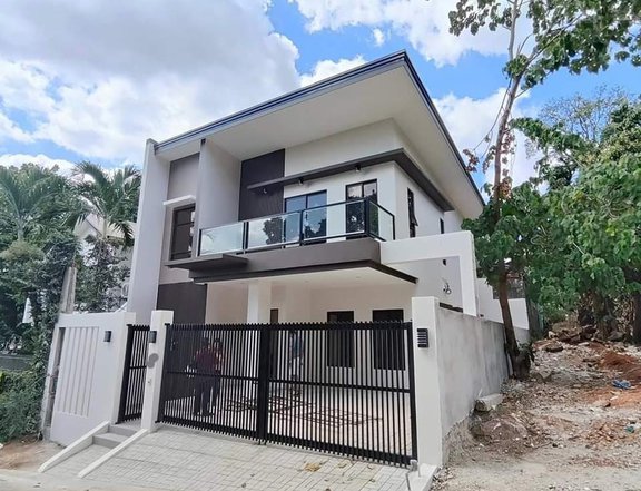 4-bedroom Single Attached House For Sale in Kingsville, Antipolo