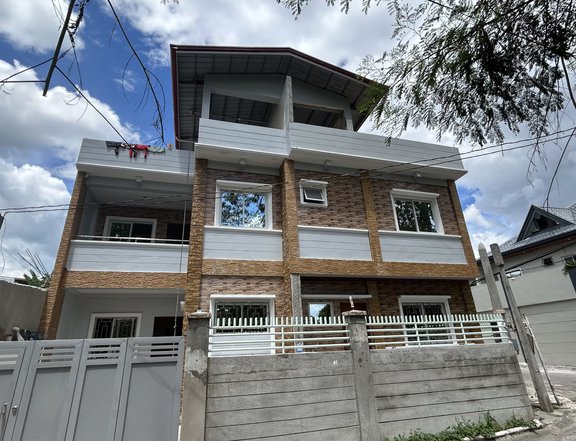 House and Lot TOWNHOUSE for sale in North Caloocan Metro manila