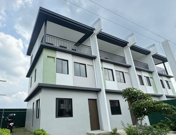 3-Bedrooms Townhouse For Sale in Nuvali Calamba Laguna