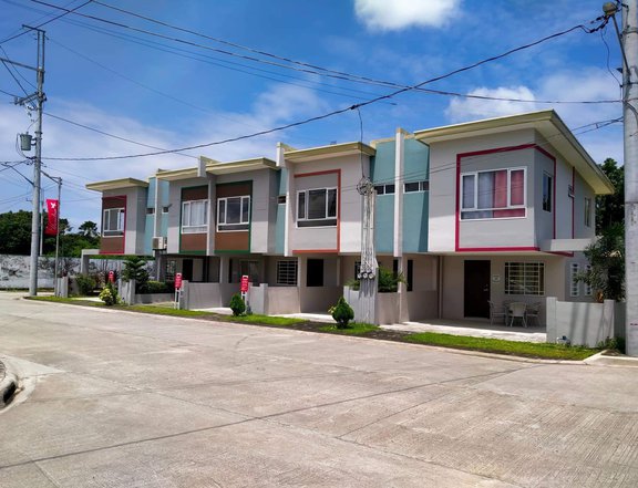 Elegant Executive 3Bedrooms Townhouse For Sales In Imus Cavite