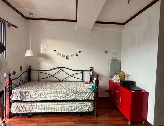 Pre-Owned 32 sqm Studio Residential Condo Unit for Sale in Ramos St. Cebu