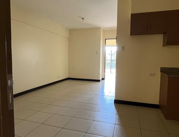 Pre-owned 2 Bed room unit for sale in  Verawoods Acacia Estates