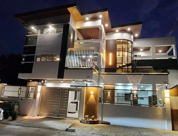 Pre-Owned 6-bedroom Single Detached House For Sale in Angeles Pampanga